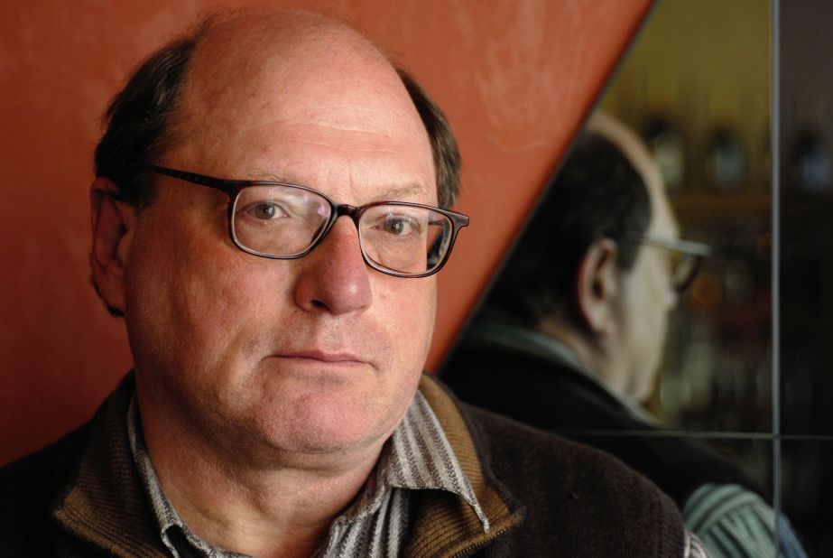 Pulitzer Prize-winning author <a href="http://www.cnn.com/2013/10/13/us/oscar-hijuelos-dead/index.html">Oscar Hijuelos</a> died on October 12, his agent said. Hijuelos was the first Latino to win the prestigious award for fiction for his 1989 novel, "The Mambo Kings Play Songs of Love." He was 62.