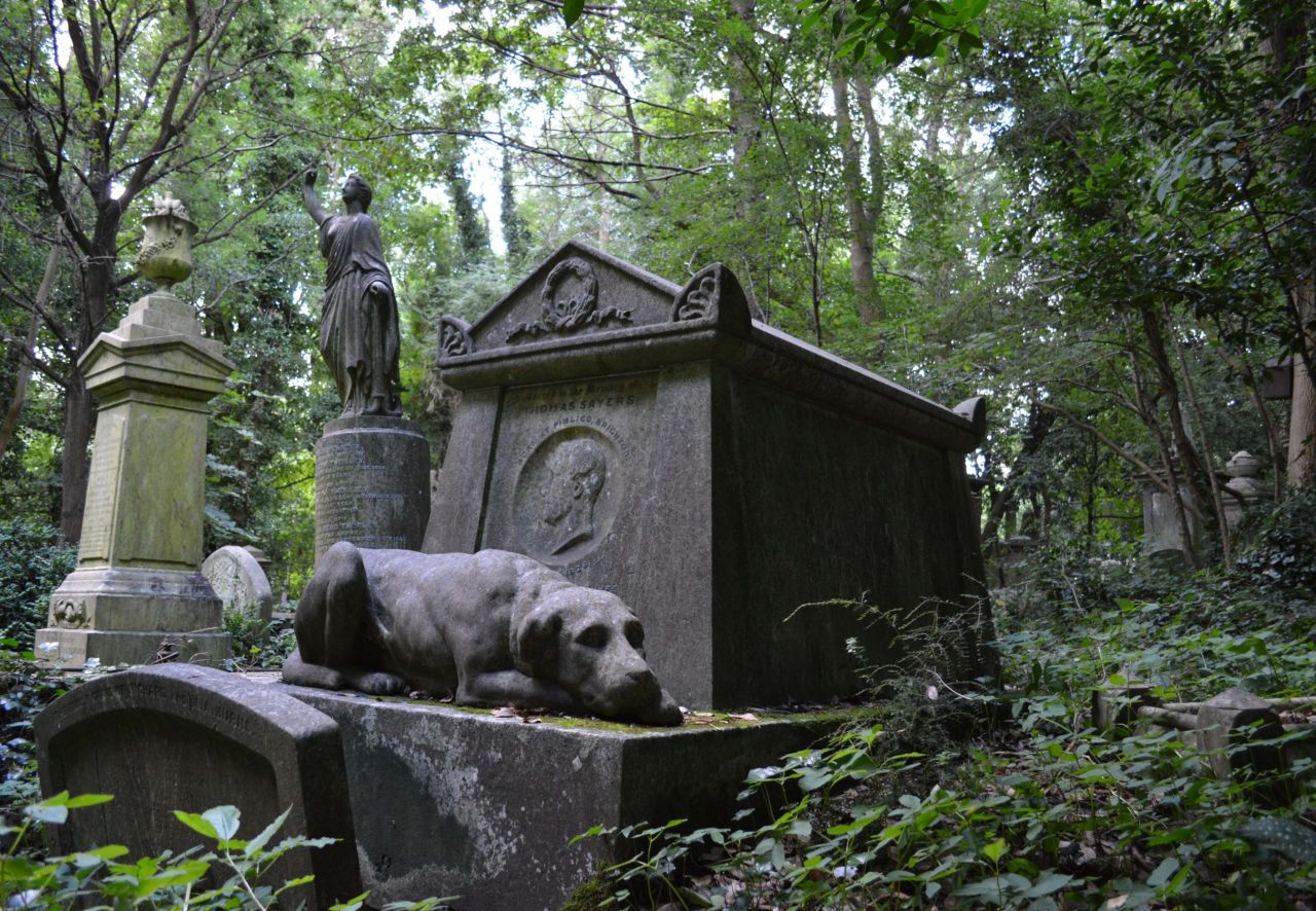 At Highgate Cemetery, bare-knuckle boxing champ Tom Sayers is guarded in the hereafter by his pooch.
