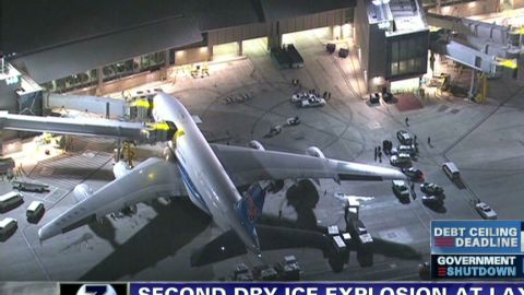 erin wian dry ice explosions at LAX_00001202.jpg