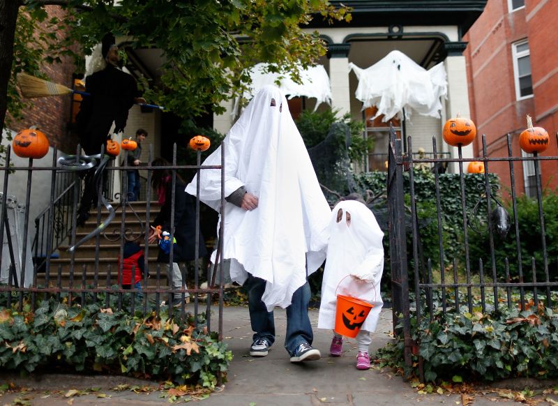 Trick or Treat etiquette: Tips and things to know | CNN