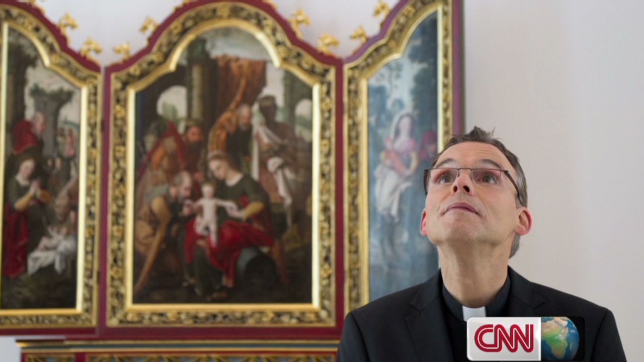 intv vause the bling bishop_00005619.jpg