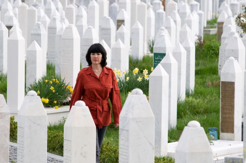 A Victory For The Dreamers In Bosnia CNN   131016172545 Amanpour Sarajevo Cemetary 