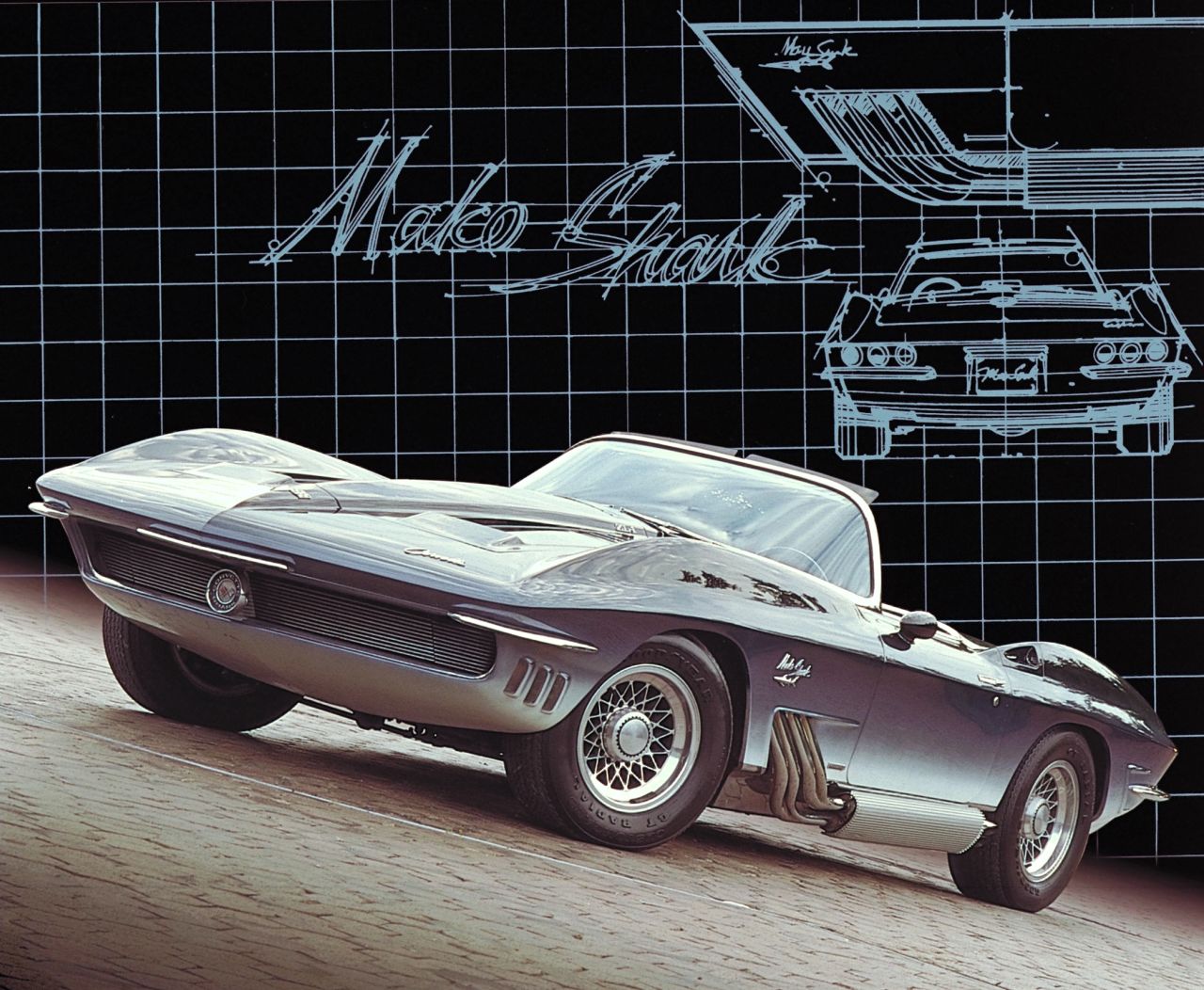 Éste es un modelo retro, de ciencia ficción e inspirado en un tiburón, ideado por el jefe de General Motors, Bill Mitchell. No es de sorprenderse que el Corvette Tiburón Mako haya ganado un estatus de culto entre los entusiastas de autos. Aquí puedes ver otros de nuestros principales diseños inspirados en tiburones... 