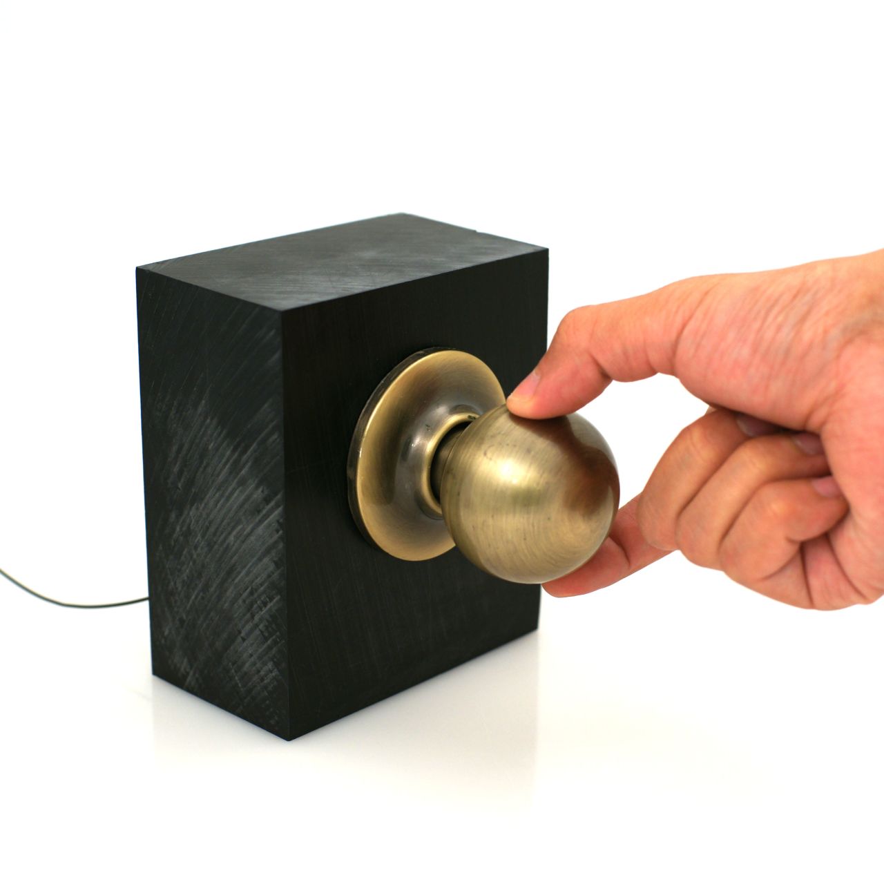 Objects that recognize your touch and act accordingly? When you leave your office, use two fingers on a doorknob to mean "be right back", or hold it with your entire hand to lock the door completely. All possible thanks to the prototype <a href="http://www.disneyresearch.com/project/touche-touch-and-gesture-sensing-for-the-real-world/" target="_blank" target="_blank"><em>Touché</em></a> device from Disney Research.