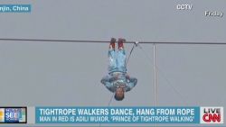 newday vo china tightrope tricks _00004225.jpg