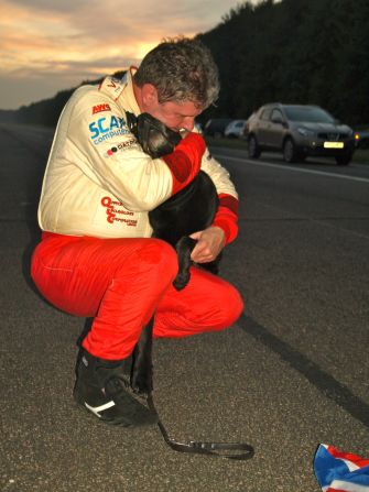 Newman's dog Baxter will be on hand once again as his owner goes in search of that elusive third and final record.
