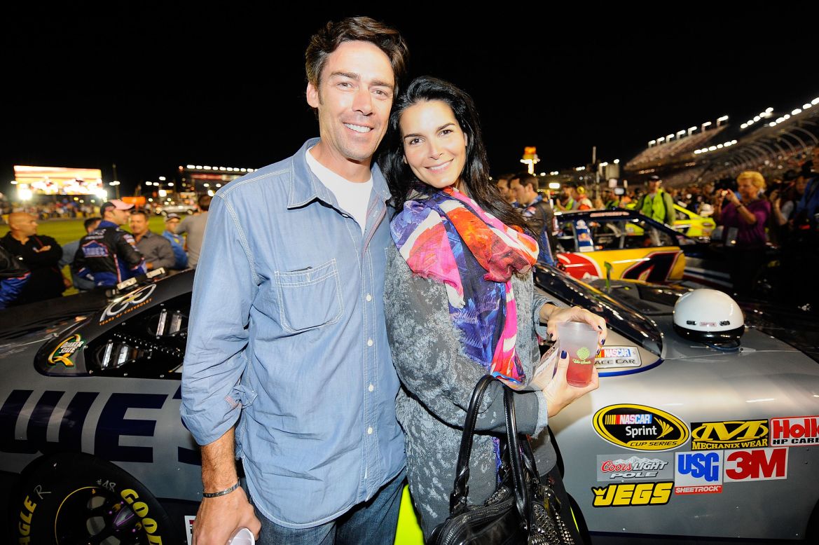 In 1999, New York Giants football player Jason Sehorn proposed to actress Angie Harmon <a href="http://www.youtube.com/watch?v=7x6fnOoSvkE" target="_blank" target="_blank">on "The Tonight Show with Jay Leno."</a>