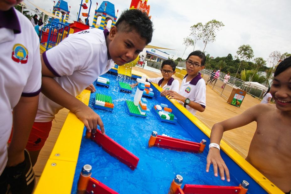 At the park's Imagination Station, kids build bridges, dams and cities out of bricks and test them against the flow of water. Another station lets them control the flow of water by creating patterns out of Lego elements. In one area, a musical water stand allows kids to become conductors as they cover holes to create different musical notes.