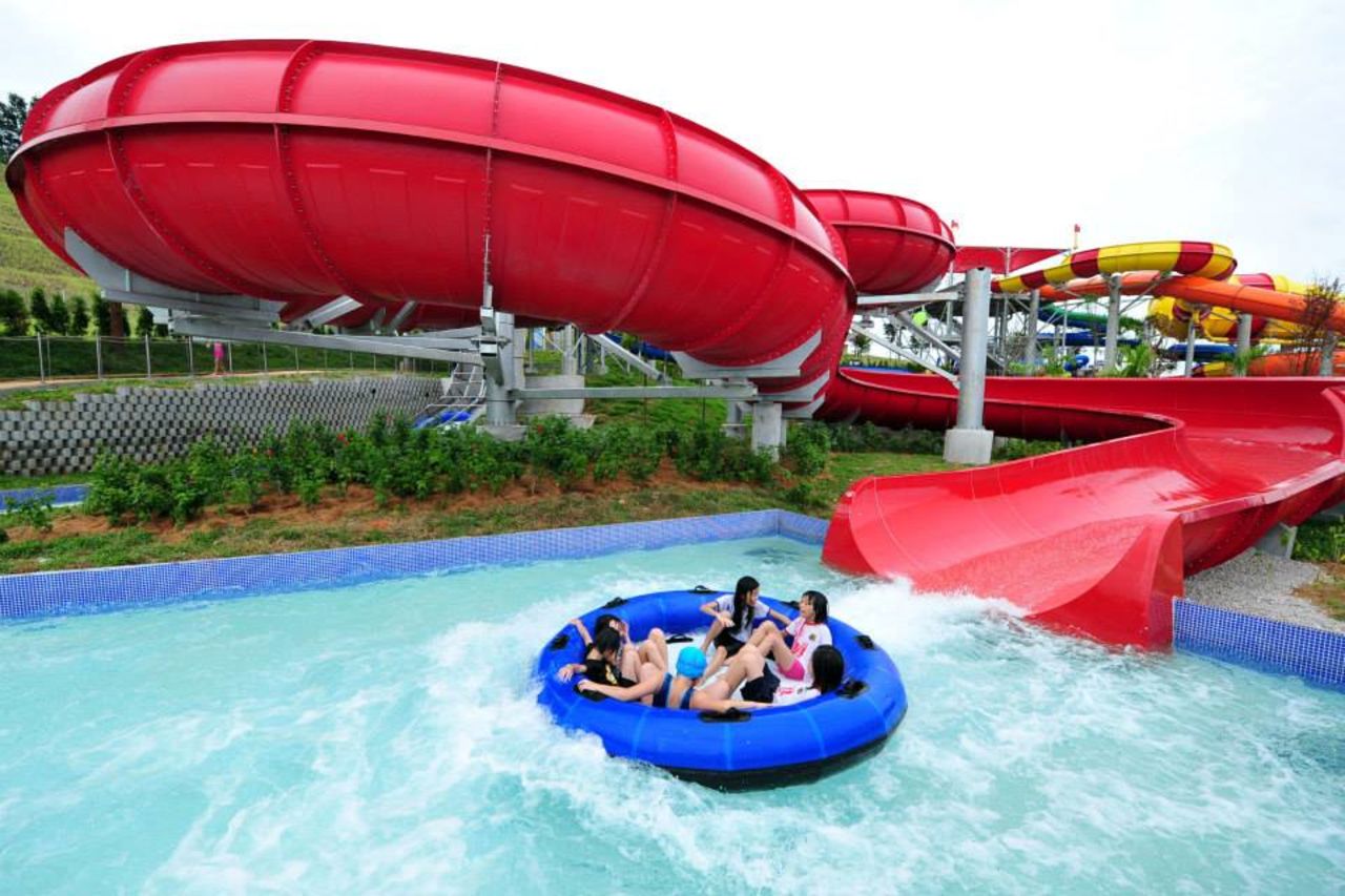 Despite being geared toward kids aged 2-12, Legoland Malaysia Water Park has thrill rides for big "kids." 