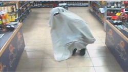 al dnt police search for ghost burglar _00010128.jpg