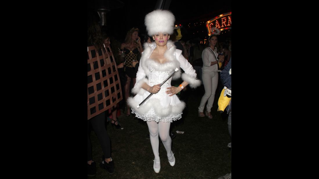 Don't know about you, but we've heard that Rose McGowan was a total ice queen at a Halloween 2012 party. 