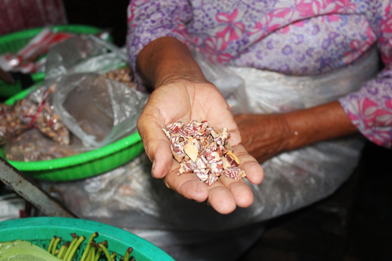 Areca nuts are the seeds of the areca palm. They're sprinkled onto lime-coated betel nut leaves to make betel quids. Other ingredients are added, depending on local tastes, including cardamom, saffron cloves and sweeteners.