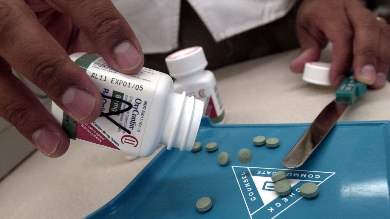 393517 01: The prescription medicine OxyContin is displayed August 21, 2001 at a Walgreens drugstore in Brookline, MA. The powerful painkiller, manufactured to relieve the pain of seriously ill people, is being used by some addicts to achieve a high similar to a heroin rush. Its popularity among abusers of the drug has resulted in a string of pharmacy robberies nationwide. Armed robbers raid the pharmacies for the painkiller which has a street value of $40 for a 40mg pill. (Photo by Darren McCollester/Getty Images)