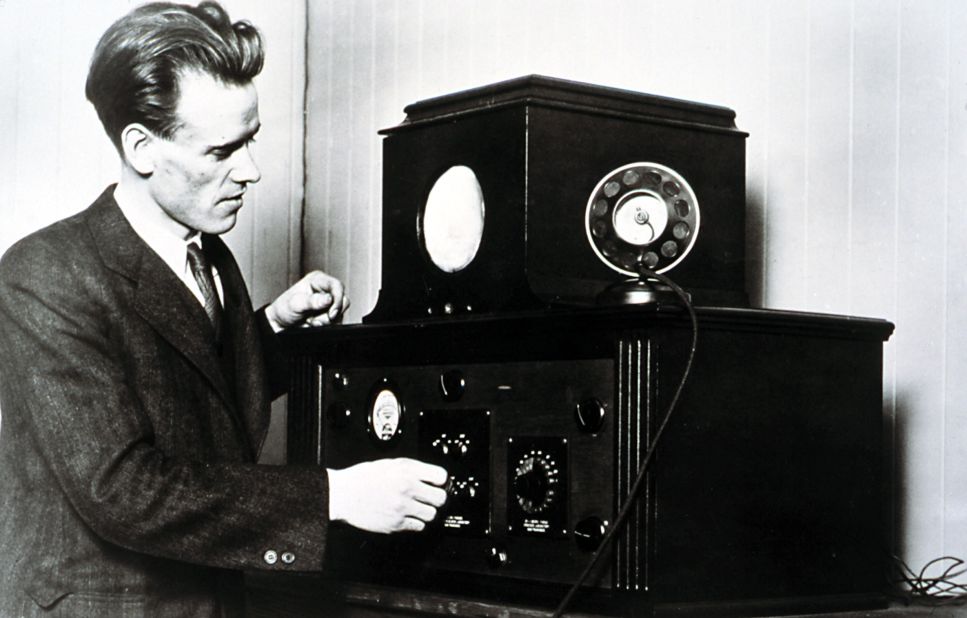 Inventor Philo T. Farnsworth demonstrated his television console for the first time in 1927.