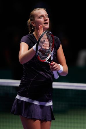 Li will next face 2011 champion Petra Kvitova, who came from behind to beat Germany's Angelique Kerber in three sets to secure second place in the Red Group behind Serena Williams.