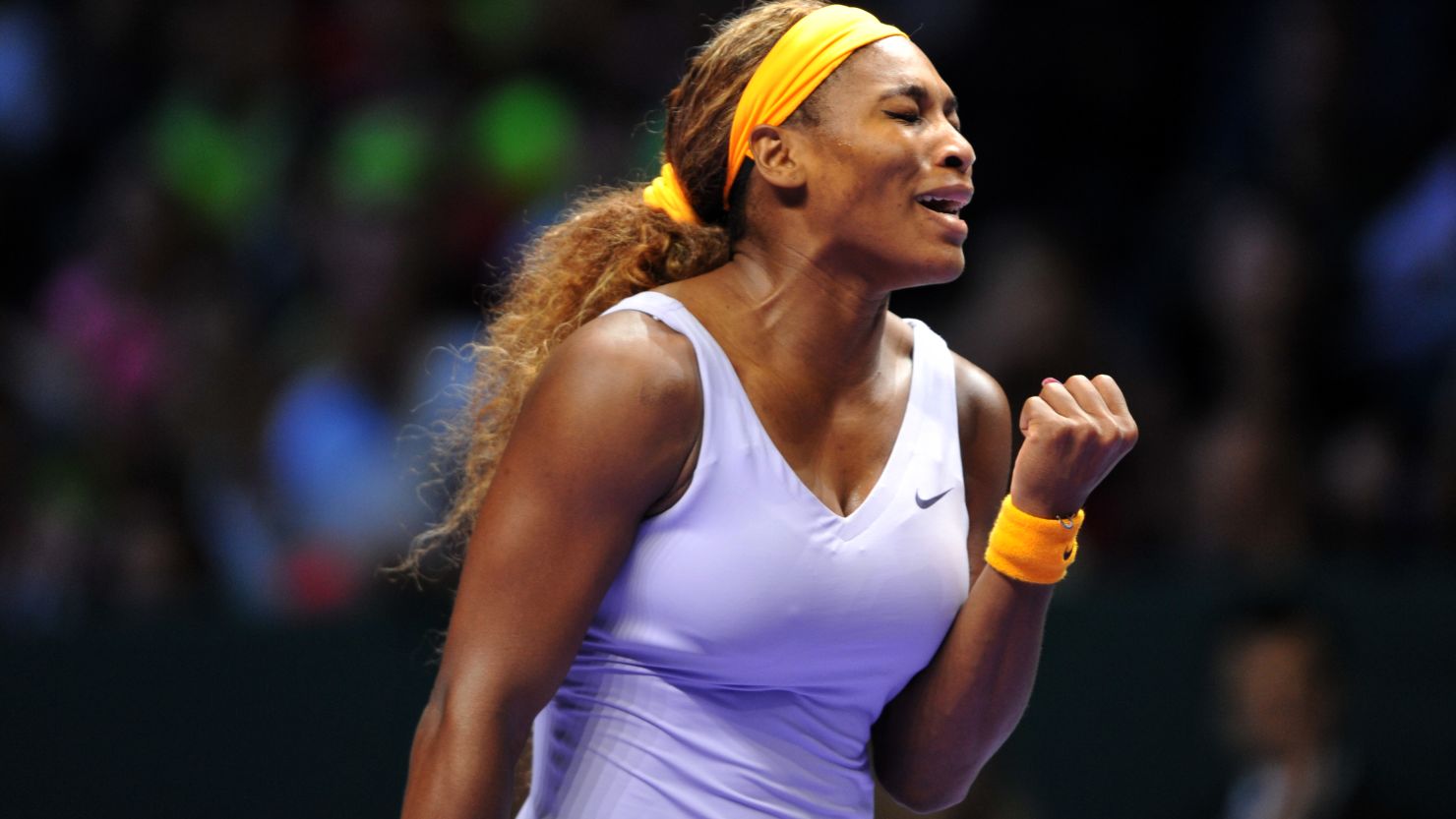 Serena Williams fought off a determined Jelena Jankovic to reach the final of the WTA Championhips in Istanbul.