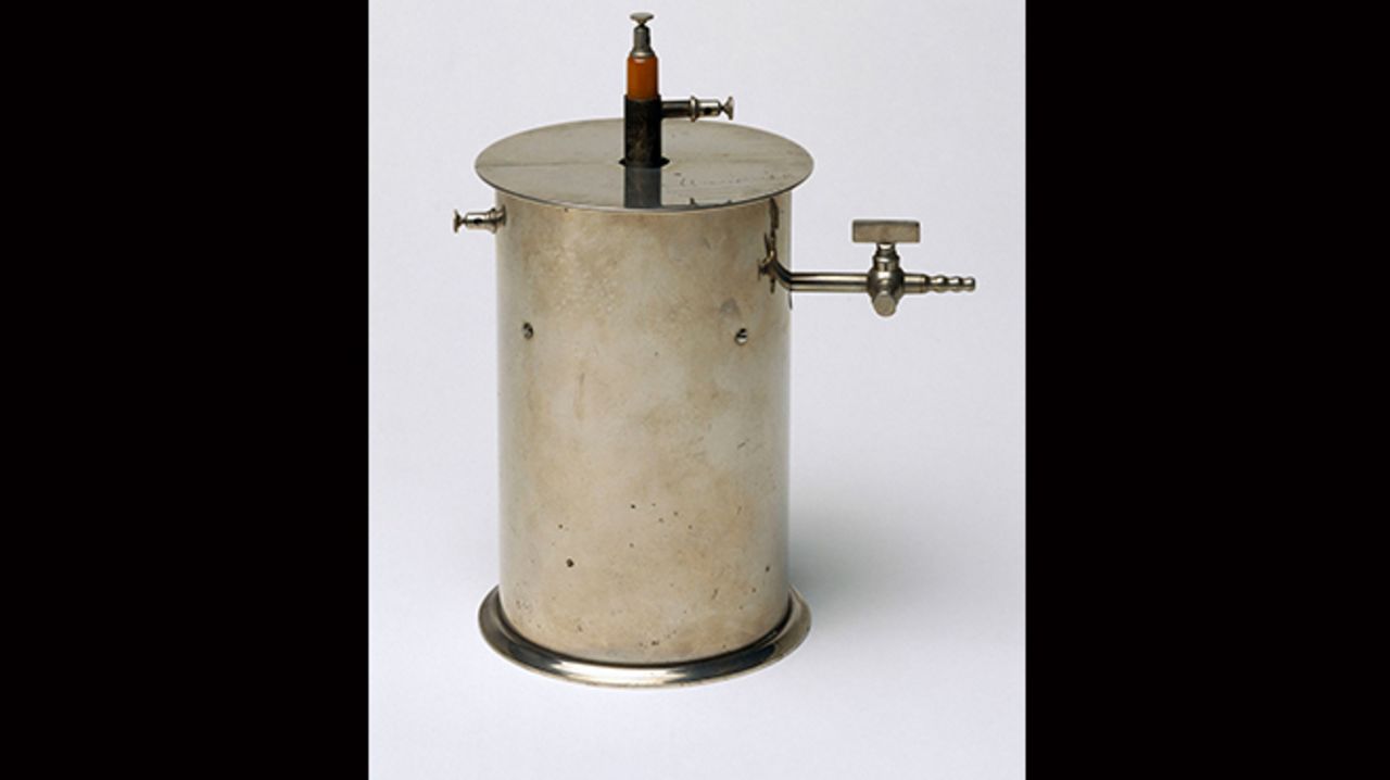 This device was developed by French physicist Pierre Curie and used by him and his wife, Marie Curie, in radioactivity investigations. Both were awarded the Nobel Prize in physics alongside Henri Becquerel in 1903 for their pioneering work in spontaneous radioactivity -- a term that Marie coined. Marie Curie went on to use her knowledge of radioactivity extensively in medicine, for example to treat tumors. With it, she also discovered the elements polonium and radium.