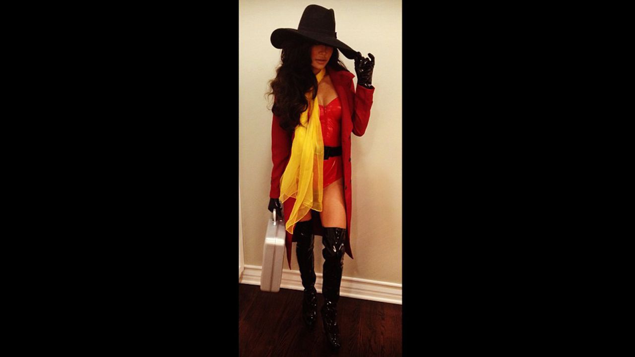 Where in the world was <a href="http://instagram.com/p/f9M6Gik1ya/" target="_blank" target="_blank">Naya Rivera</a> headed? To a Halloween party as a sexy Carmen Sandiego, obviously.