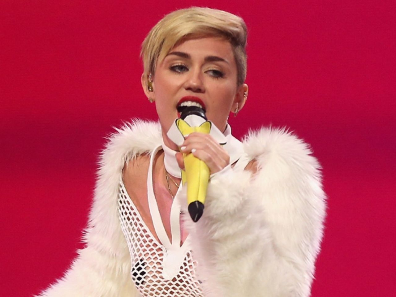 Billy Ray Cyrus le dio a su hija el nombre de "Destiny Hope Cyrus" cuando nació. Según IMDB, la familia de Miley la apodó Smiley, y al final esto se convertiría en Miley. 