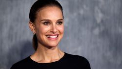 US actress Natalie Portman attends the world film premiere of 'Thor, The Dark World' in central London on October 22, 2013. AFP PHOTO/ANDREW COWIE (Photo credit should read ANDREW COWIE/AFP/Getty Images) 
