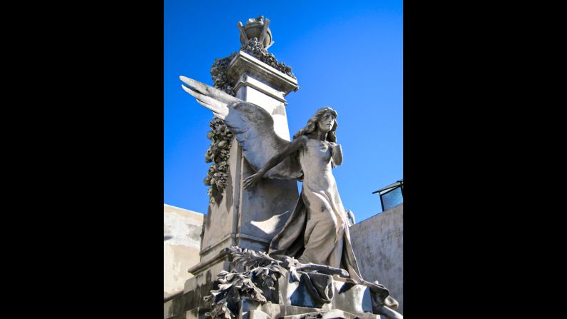 Founded in 1822, this Argentinian cemetery is where Evita Perón and her father's family, the Duartes, are interred in the family tomb.  