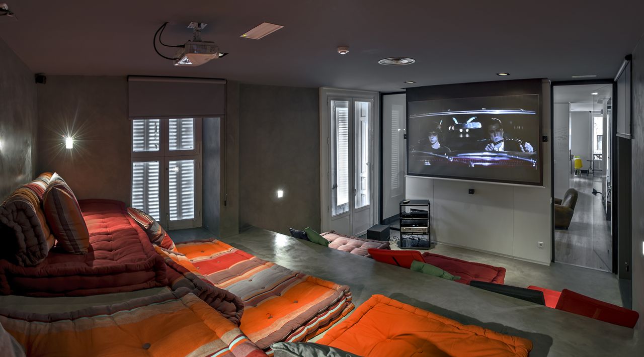 In addition to spacious doubles and free wi-fi, UHostel has some boho communal spaces, like a screening room. The management regularly hosts movie nights, and other meet-and-greet activities, like cooking classes.