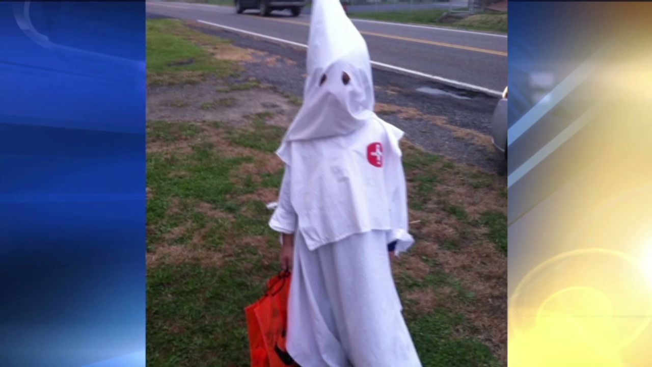 Mom defends son's KKK costume