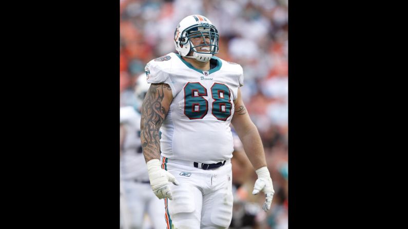 The Sporting News takes a yearly poll of NFL players, and in 2009 they dubbed Incognito the dirtiest player in the league.