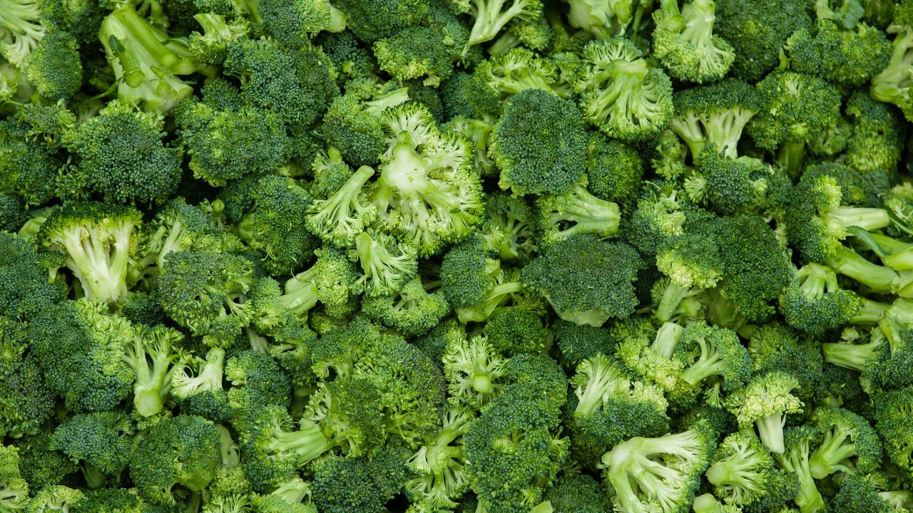 <strong>Broccoli</strong><br />Water content: 90.7%<br /><br />Like its cousin cauliflower, raw broccoli adds a satisfying crunch to a salad. But its nutritional profile -- lots of fiber, potassium, vitamin A and vitamin C -- is slightly more impressive. What's more, broccoli is the only cruciferous vegetable (a category that contains cabbage and kale, in addition to cauliflower) with a significant amount of sulforaphane, a potent compound that boosts the body's protective enzymes and flushes out cancer-causing chemicals.<br /> <br />
