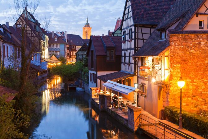 Local bakeries sell both croissants and kugelhopf in Colmar, a French town with German influences. 