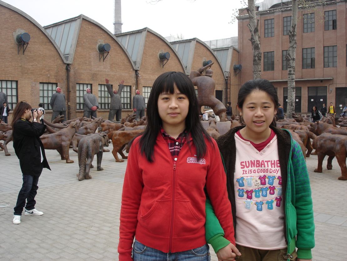 Li Xue, right, and her sister Li Bin.
