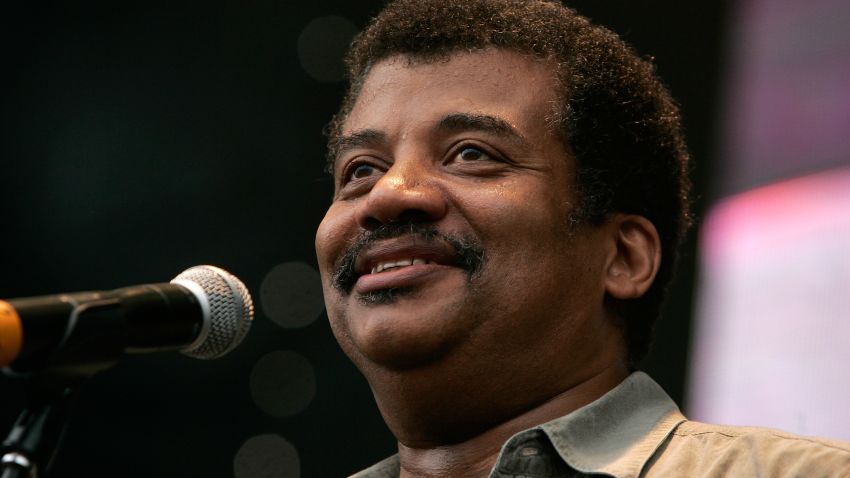 NEW YORK, NY - JULY 29: Astrophysicist Neil deGrasse Tyson answers science questions from the crowd at the Williamsburg Waterfront on July 29, 2011 in New York City. (Photo by Mike Lawrie/Getty Images)
