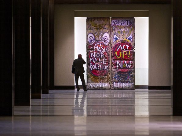 Two segments of the Berlin Wall are a highlight of the 1,606-room Hilton Anatole in Dallas, which hosts a <a href="index.php?page=&url=http%3A%2F%2Fwww.hilton.com%2Fen%2Fhotels%2Fcontent%2FDFWANHH%2Fmedia%2Fpdf%2Fen_DFWANHH_fact_sheet.pdf" target="_blank" target="_blank">massive art collection</a> of more than a thousand pieces throughout 27 floors.