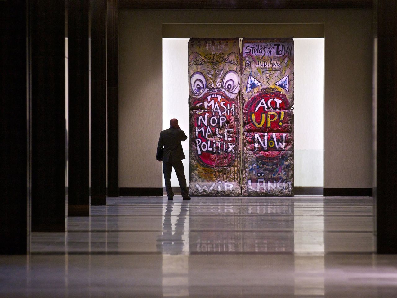 Two segments of the Berlin Wall are a highlight of the 1,606-room Hilton Anatole in Dallas, which hosts a <a href="http://www.hilton.com/en/hotels/content/DFWANHH/media/pdf/en_DFWANHH_fact_sheet.pdf" target="_blank" target="_blank">massive art collection</a> of more than a thousand pieces throughout 27 floors.