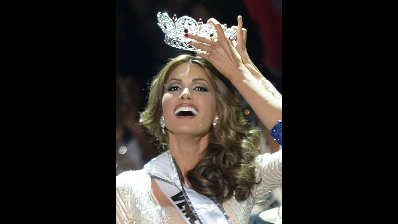 Miss Universe Gabriela Isler receives her crown.