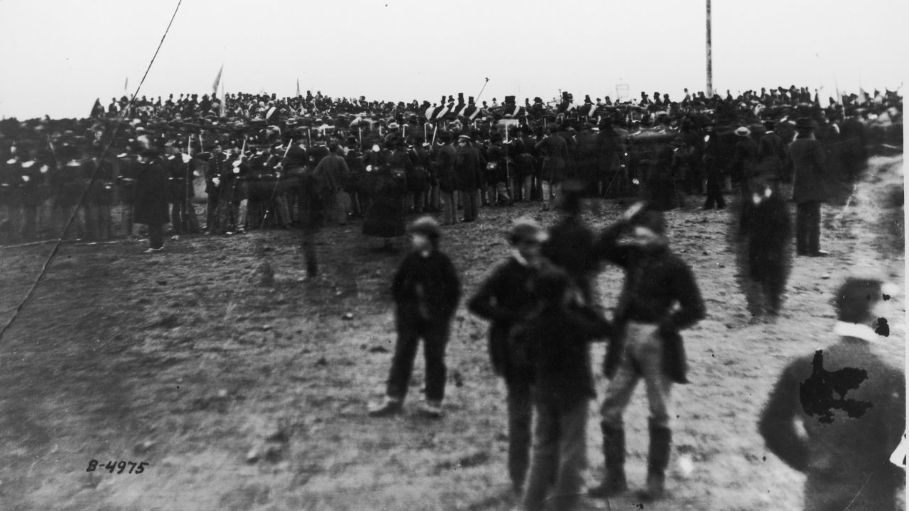 Crowds gather for the dedication of the cemetery at the Gettysburg battlefield the day before Lincoln spoke.