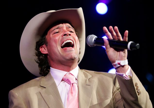 It has been more than 15 years since musician Clay Walker was diagnosed with multiple sclerosis. He says he's learned to <a href="index.php?page=&url=http%3A%2F%2Fwww.cnn.com%2F2013%2F02%2F07%2Fhealth%2Fhuman-factor-walker%2F">manage his condition</a> by eating a healthy diet, exercising and taking his medication.