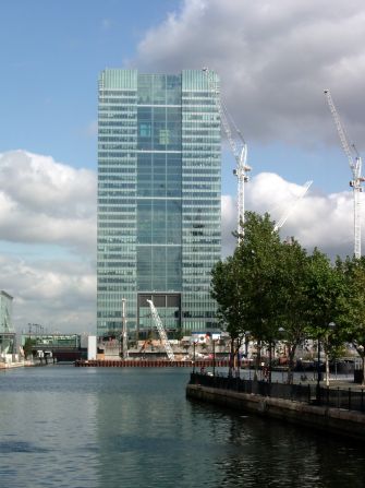 Architect: HOK International Ltd.<br />One Churchill Place in London is headquarters to Barclays Bank, the third-largest bank in the UK.<br />The 156-meter-tall building was the sixth-tallest in London at the time of completion, and is currently the 12th tallest.