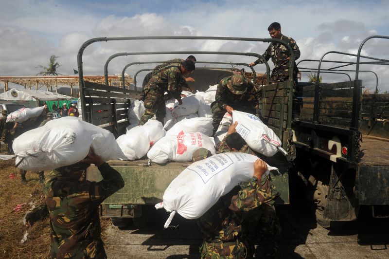 Typhoon Haiyan Relief Efforts | CNN