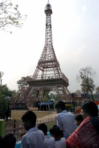 The 30-plus-meter structure is part of Nicco Park, in Calcutta.