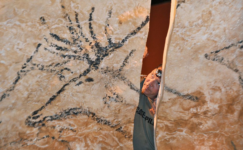 France's Lascaux Caves have been copied to enable more people to see them.