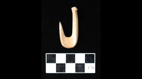8000-500 BC: Bone fishhooks were used from the Archaic period until European contact.<br />