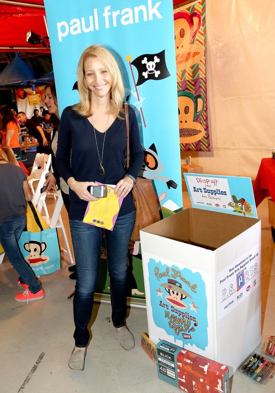  Lisa Kudrow kept it casual for the launch of the 2nd annual Paul Frank Art Supplies Round-Up on November 17 in Santa Monica, California. 
