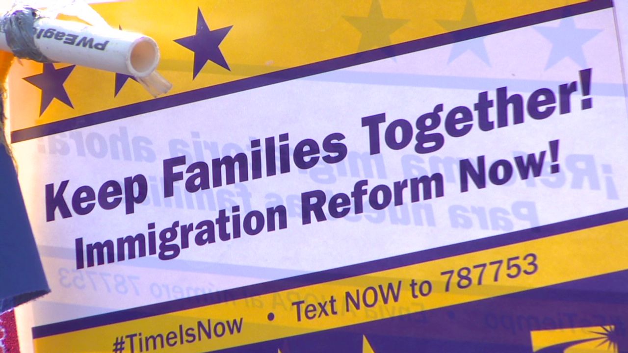 cnnee alvarado usa immigration reform _00012801.jpg