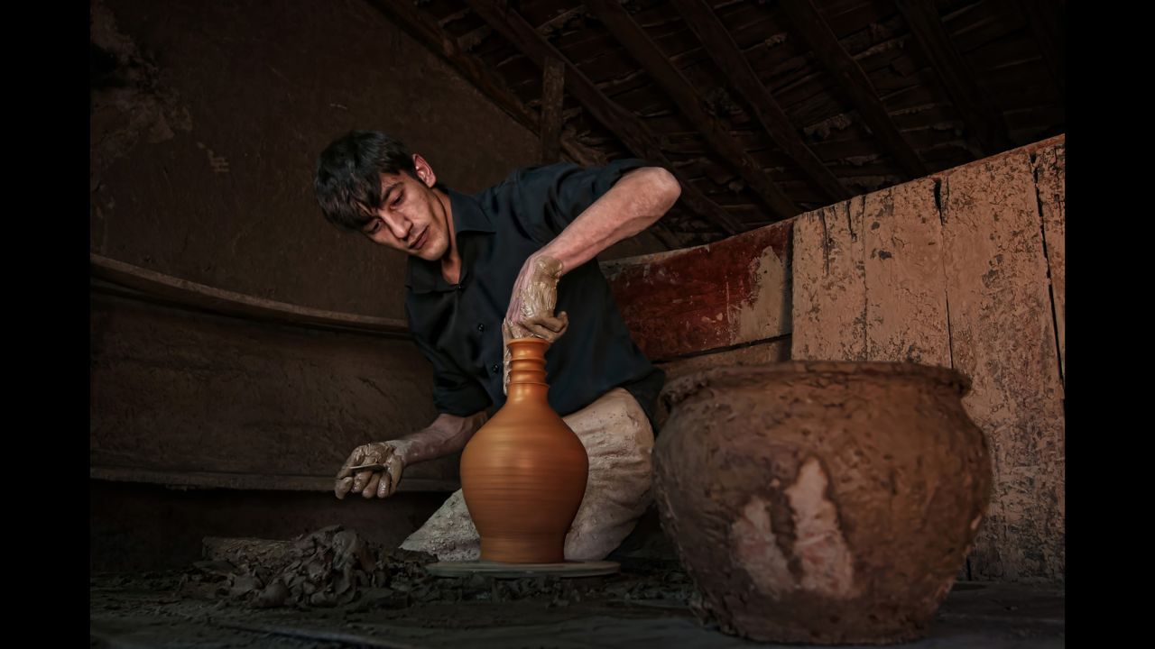 This man comes from a long line of Turkish potters. A microloan enabled him to sustain his family's business.