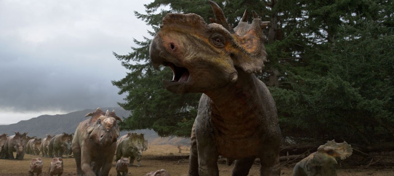 Es como una mezcla entre "The Land Before Time" y "Jurassic Park" sin el toque de Spielberg. Una mirada en 3D a como era la vida de los dinosaurios.