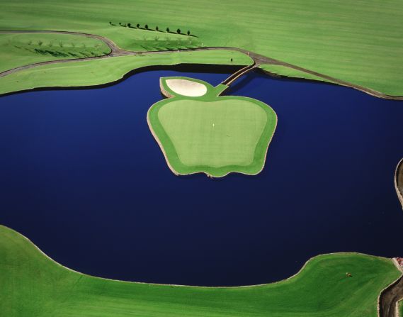 <strong>17th hole at Apple Tree Resort, Yakima, Washington. </strong>There are nine raised tee boxes (ranging from 106-180 yards) from which to launch your ball towards this extraordinary-looking green, which is shaped like the "Washington Delicious" apple variety. It is accessed via a bridge positioned to look like a giant stalk, while a leaf-shaped bunker at the back will catch those who over-club and stop their round from going pear-shaped.    <br />
