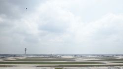 natpkg.orig.ATL24.high.traffic.airport.runway.timelapse_00003309.jpg