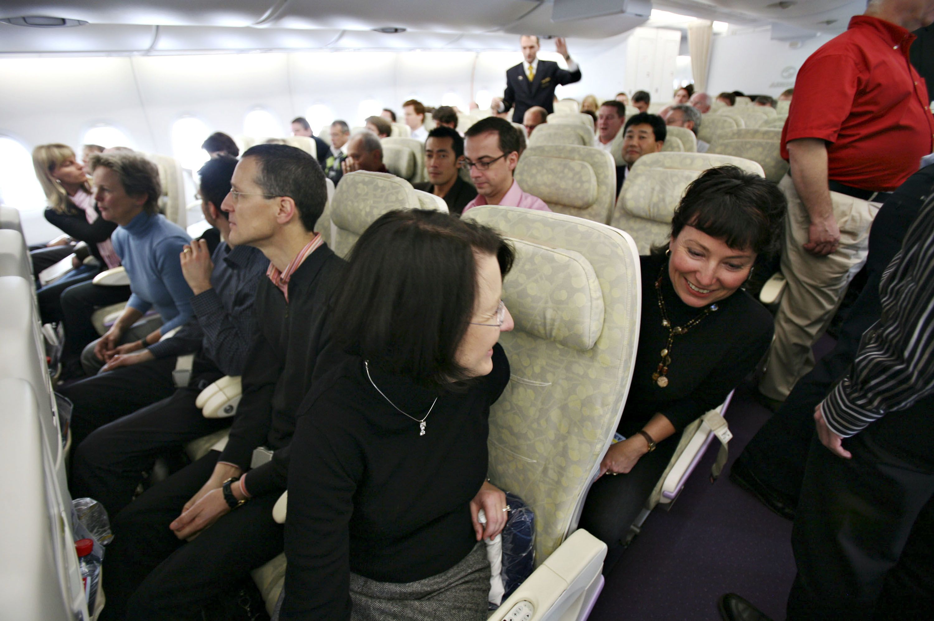 Congress Considers Weighing in on Airline Seat Sizes - ABC News