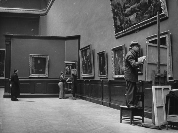 Here, copyists in 1947 continue the great tradition. "You spend so much time in front of this painting, that little by little you understand what's in it -- how he did it, the people in it, the historical context," said Avrillier.